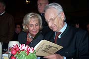 Karin und Dr. Edmund Stoiber bei der Salvator-Probe 2006 (Foto: Martin Schmitz)